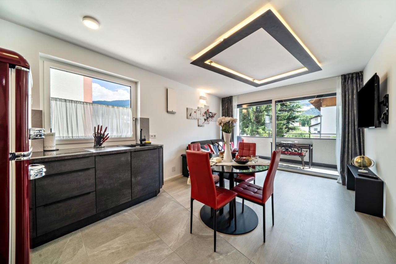 Apartment Il Cuore Rosso Naturns Exterior photo